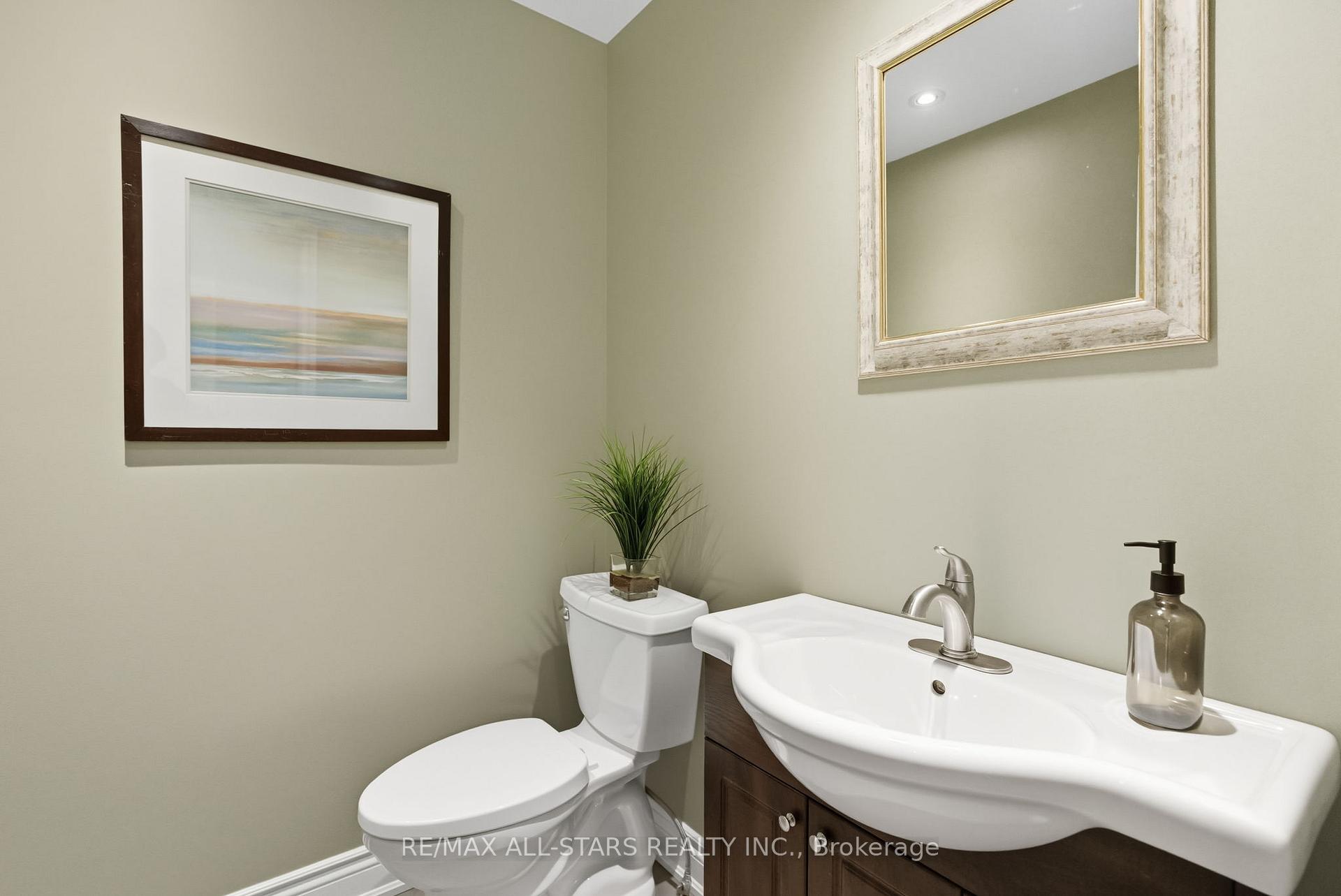 Photo 18 of 23 Bolton Drive, Uxbridge — HOMEH