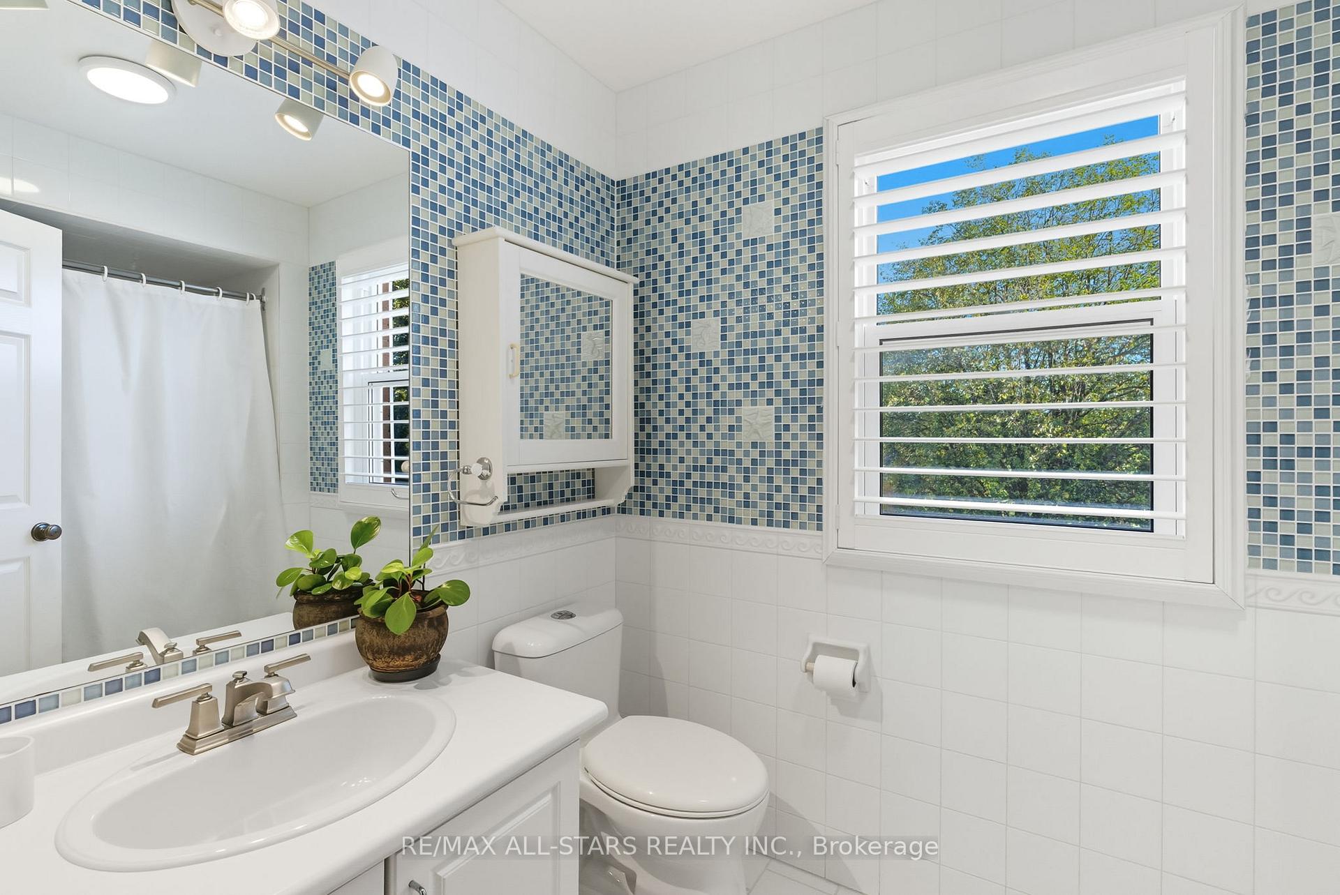 Photo 28 of 23 Bolton Drive, Uxbridge — HOMEH
