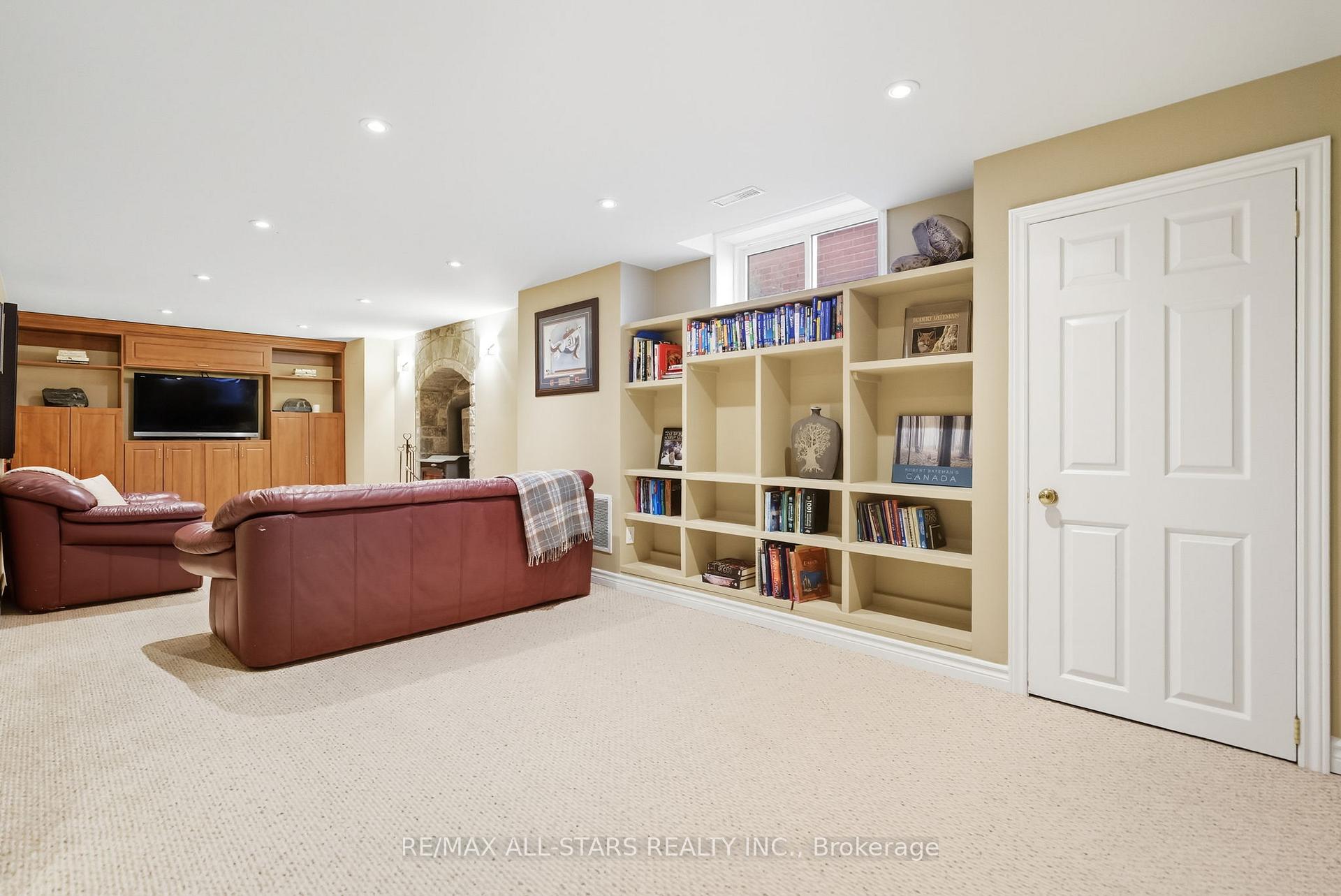 Photo 29 of 23 Bolton Drive, Uxbridge — HOMEH