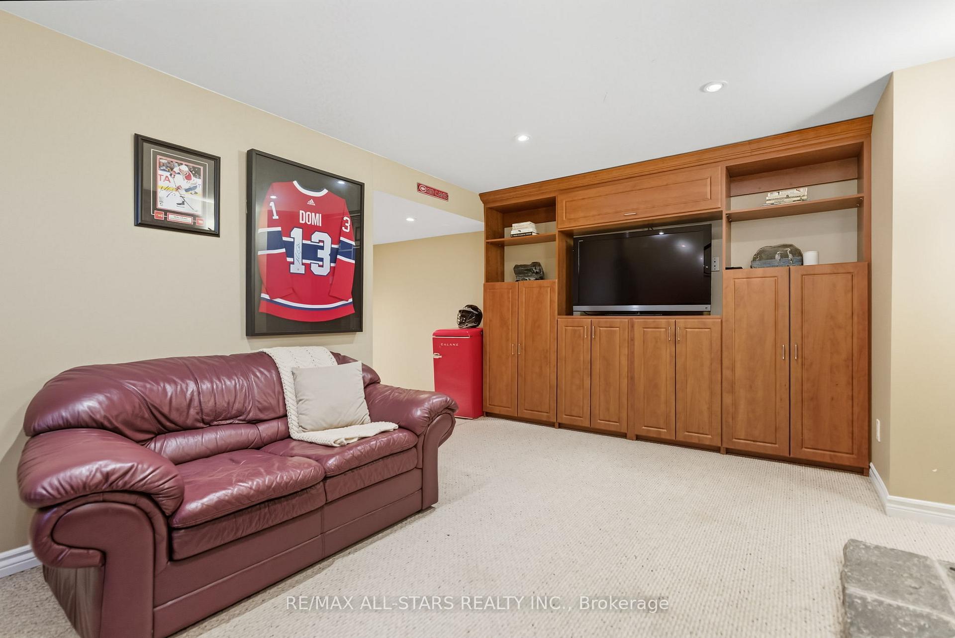 Photo 31 of 23 Bolton Drive, Uxbridge — HOMEH