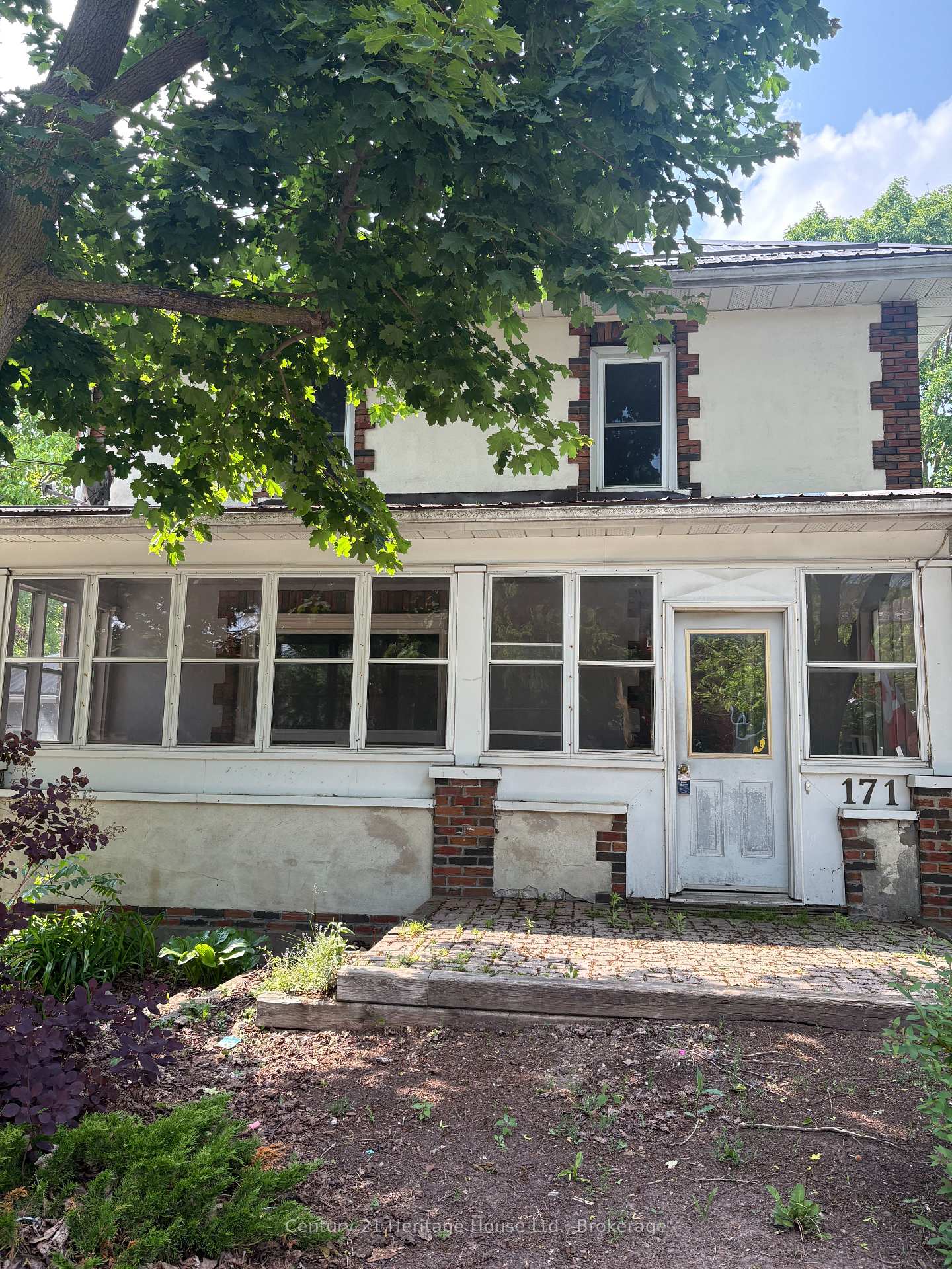Front of Unit 1, 171 Birmingham Street W