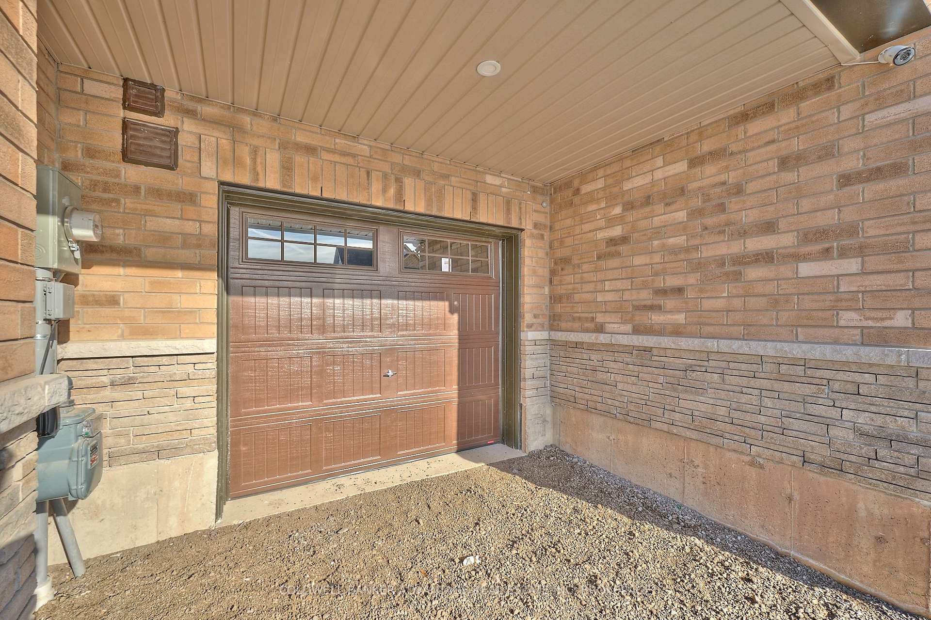 Photo 4 of 98 Feather Road, Welland, Dain City — HOMEH
