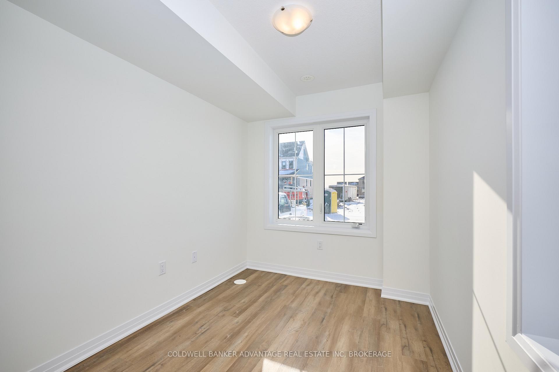 Photo 10 of 98 Feather Road, Welland, Dain City — HOMEH