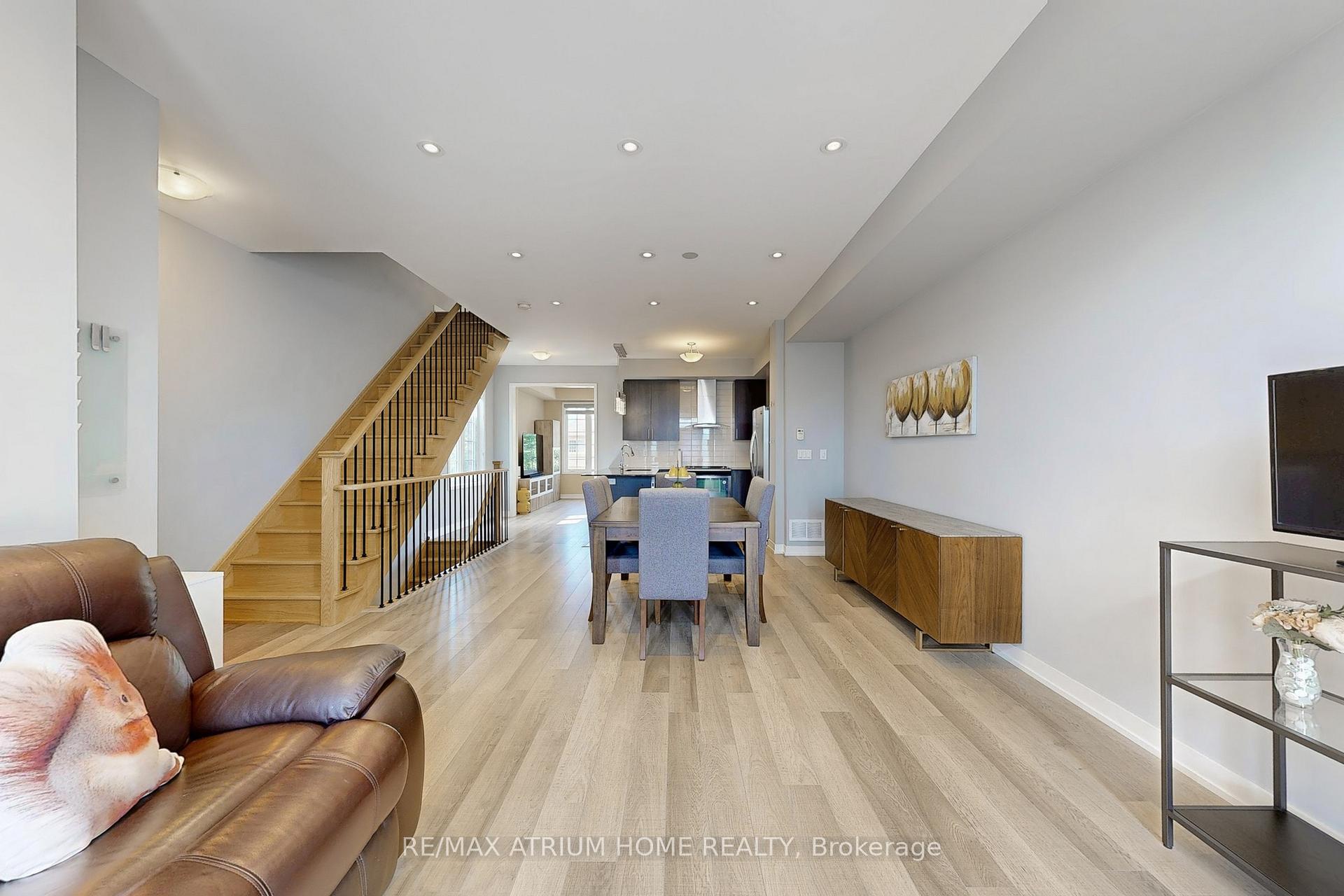 Photo 17 of 39 Torah Gate, Vaughan, Patterson — HOMEH