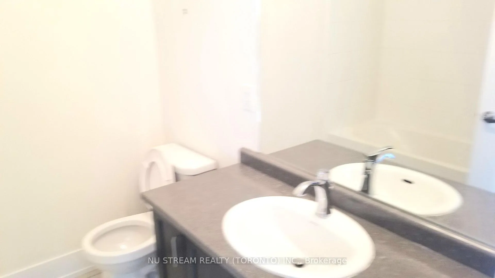 Photo 6 of 48 Crestridge Drive, Vaughan, Patterson — HOMEH