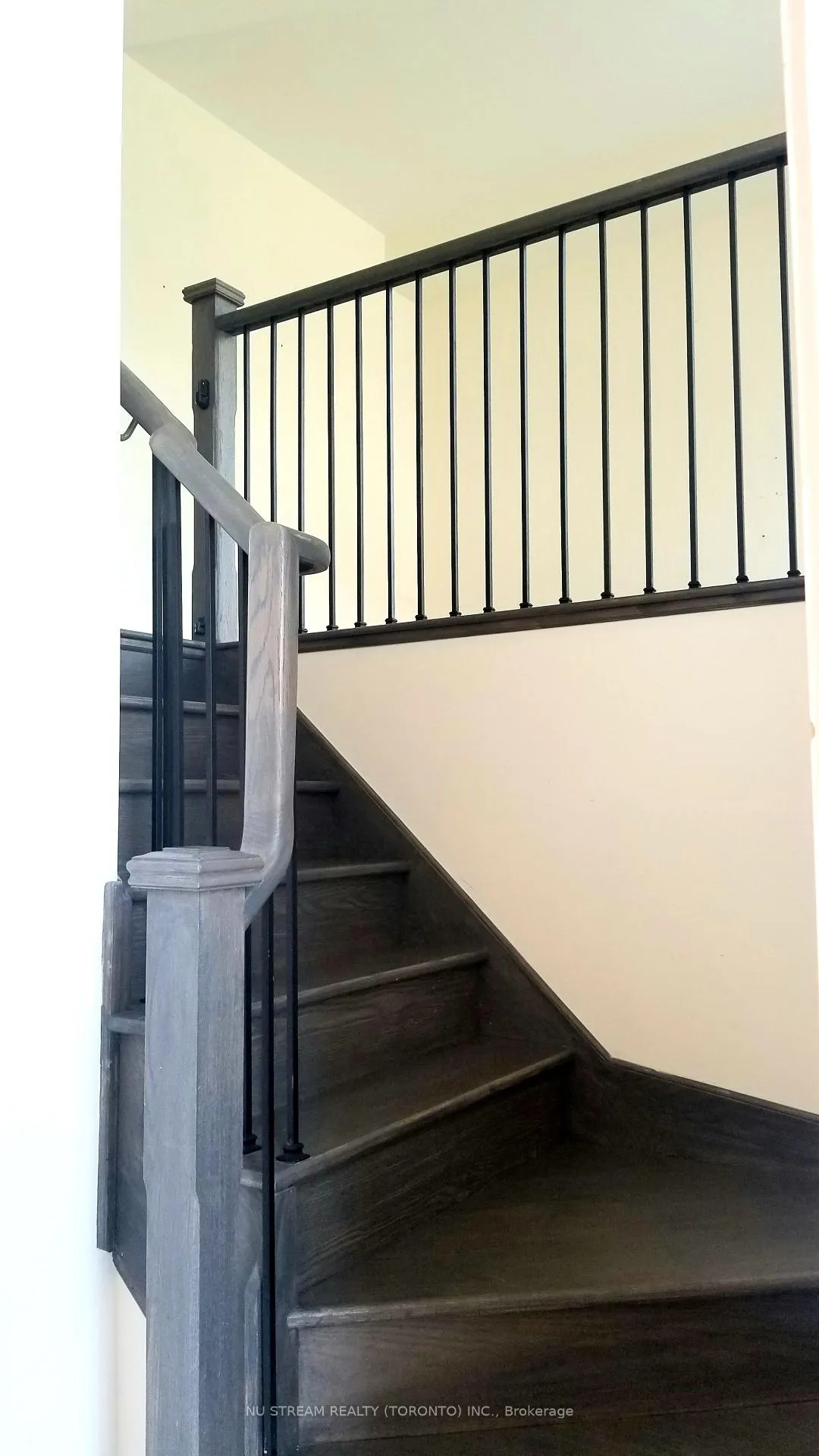 Photo 8 of 48 Crestridge Drive, Vaughan, Patterson — HOMEH