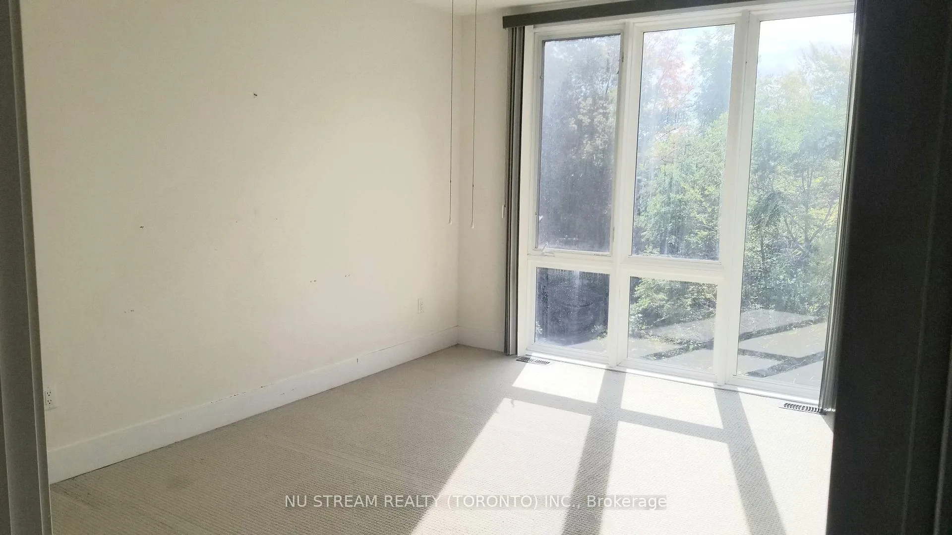 Photo 10 of 48 Crestridge Drive, Vaughan, Patterson — HOMEH