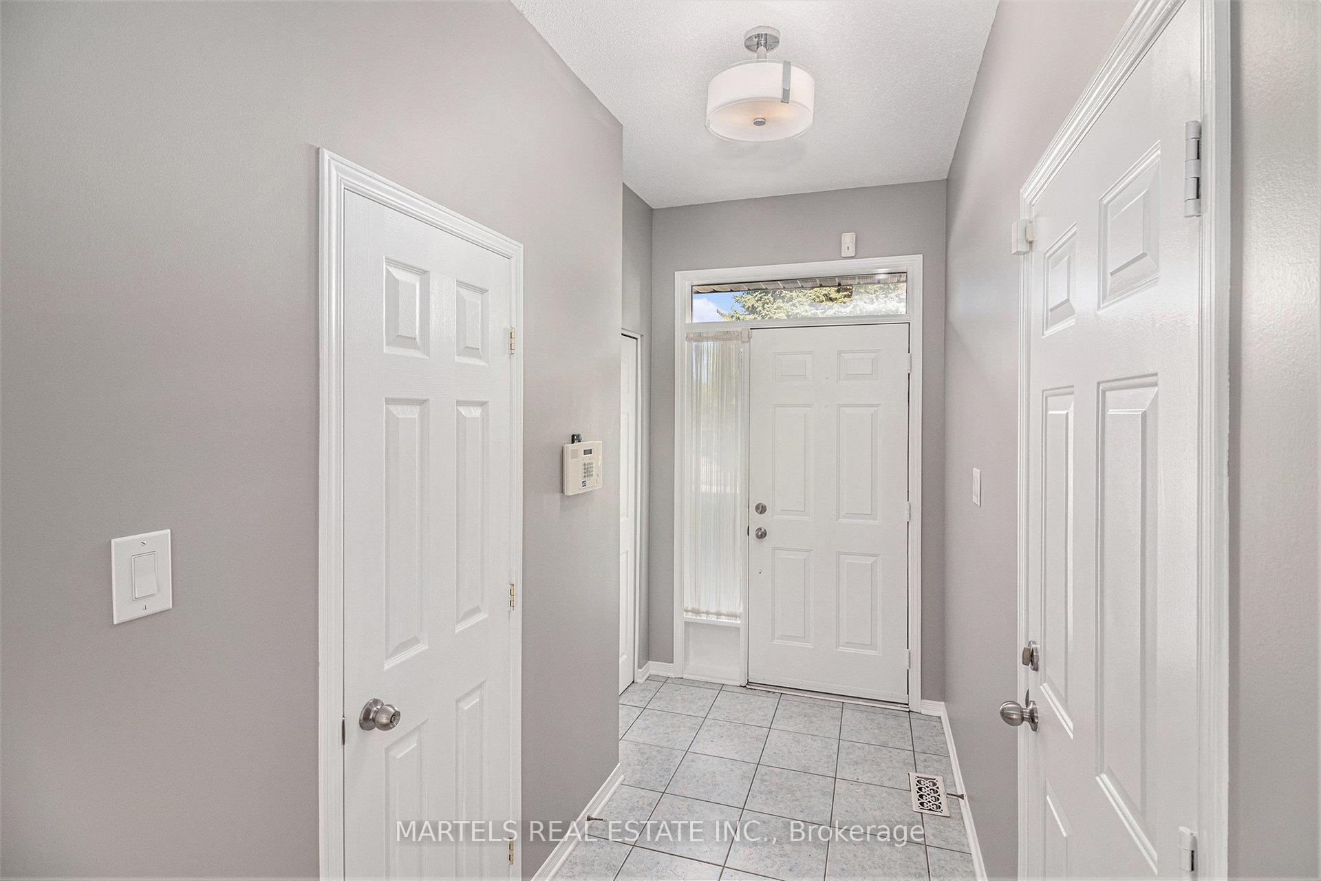 Photo 2 of 40 Santa Cruz Private, Ottawa, Riverview Park — HOMEH