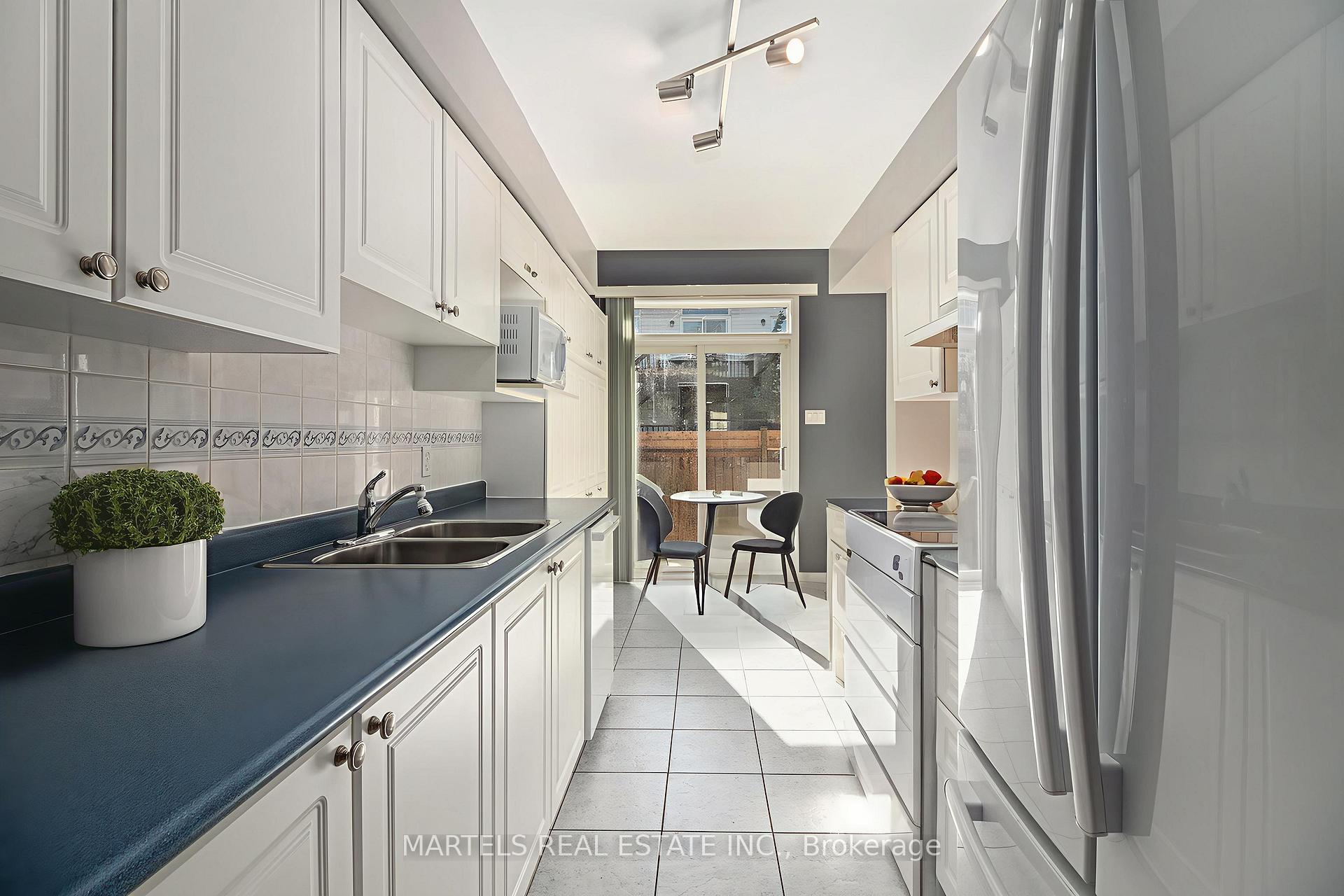 Photo 6 of 40 Santa Cruz Private, Ottawa, Riverview Park — HOMEH