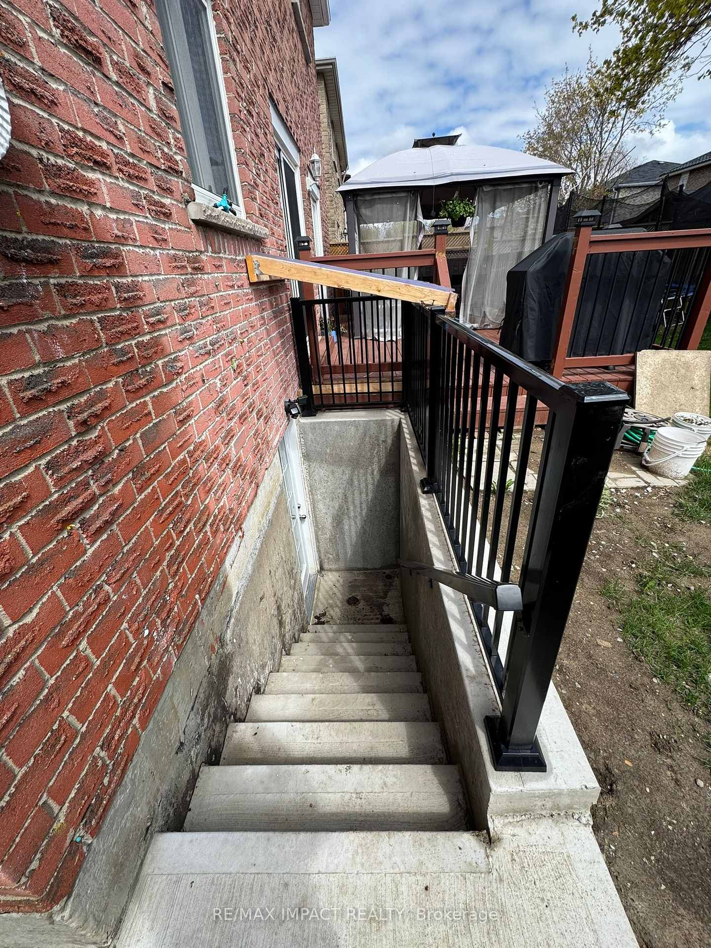 Photo 4 of 87 Large Crescent N, Ajax, Central West — HOMEH