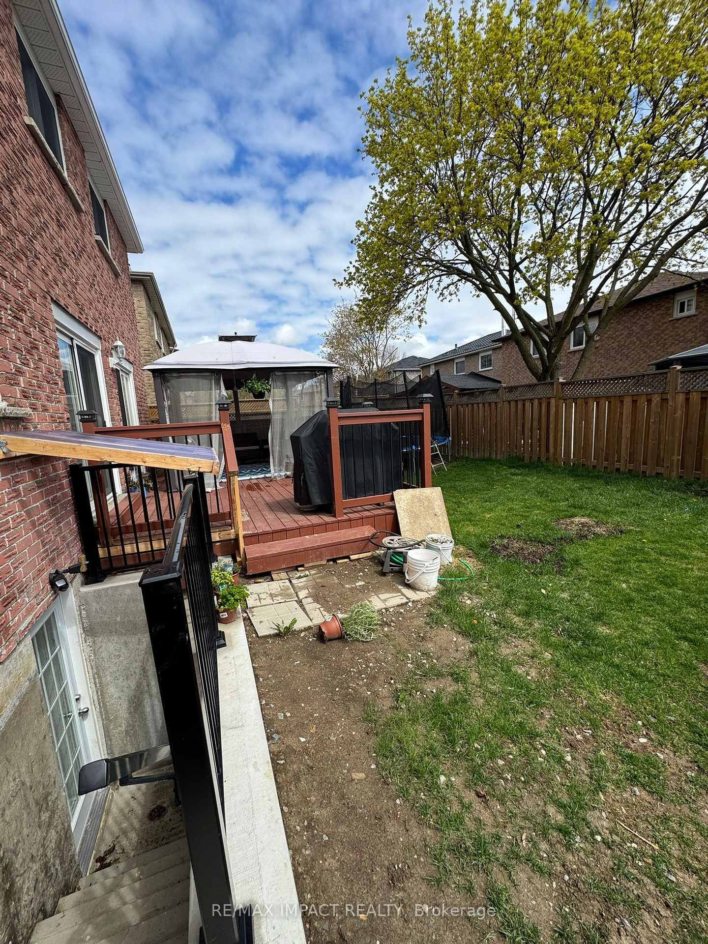 Photo 3 of 87 Large Crescent N, Ajax, Central West — HOMEH