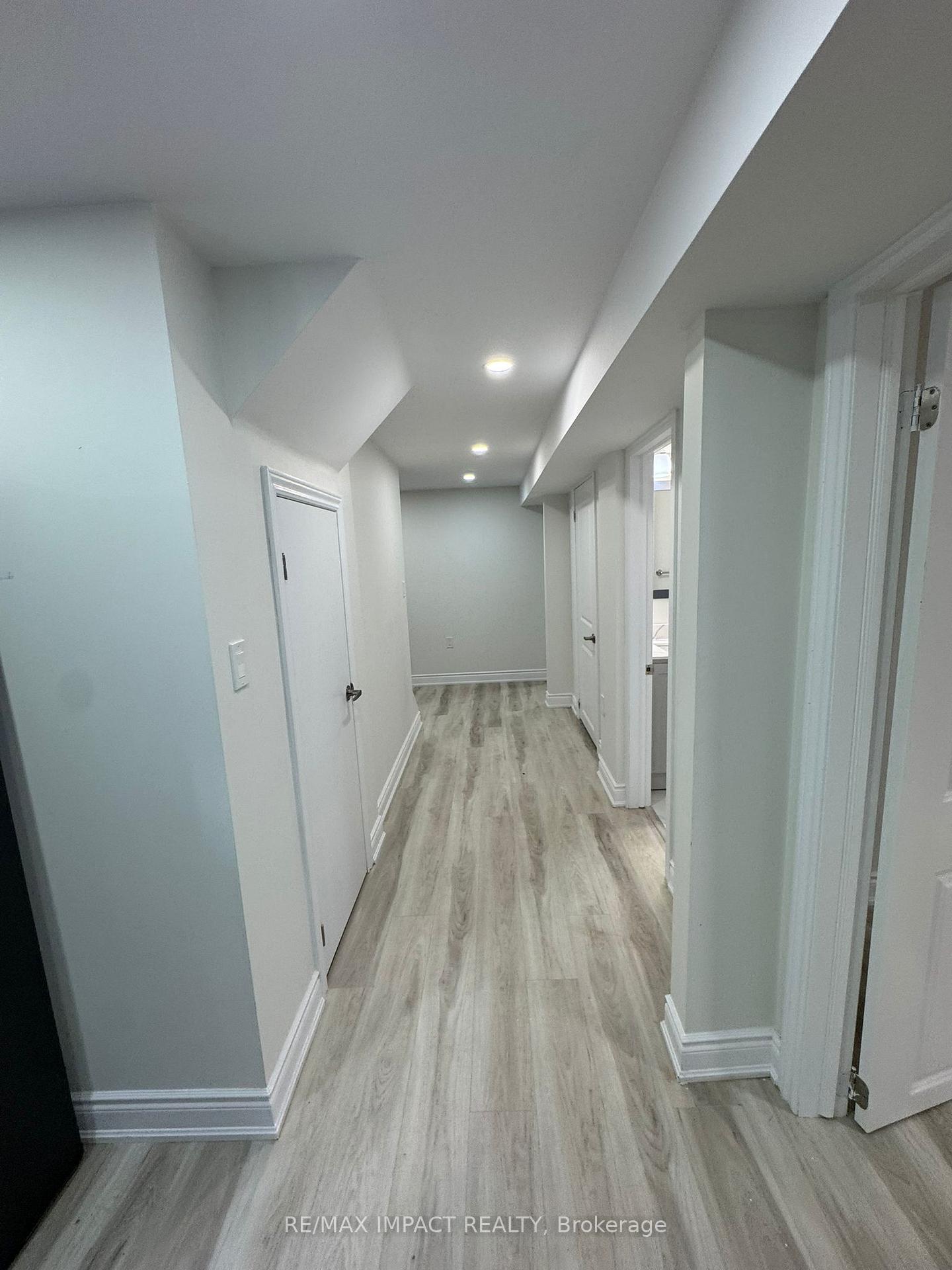 Photo 2 of 87 Large Crescent N, Ajax, Central West — HOMEH