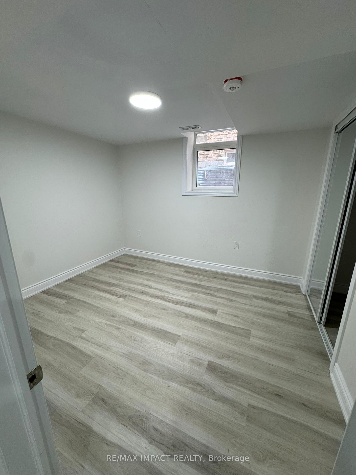 Photo 6 of 87 Large Crescent N, Ajax, Central West — HOMEH