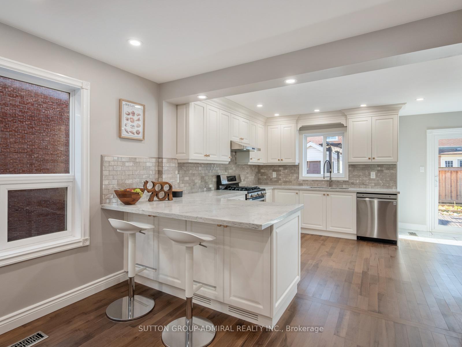 Photo 12 of 7 San Marko Place, Vaughan, East Woodbridge — HOMEH
