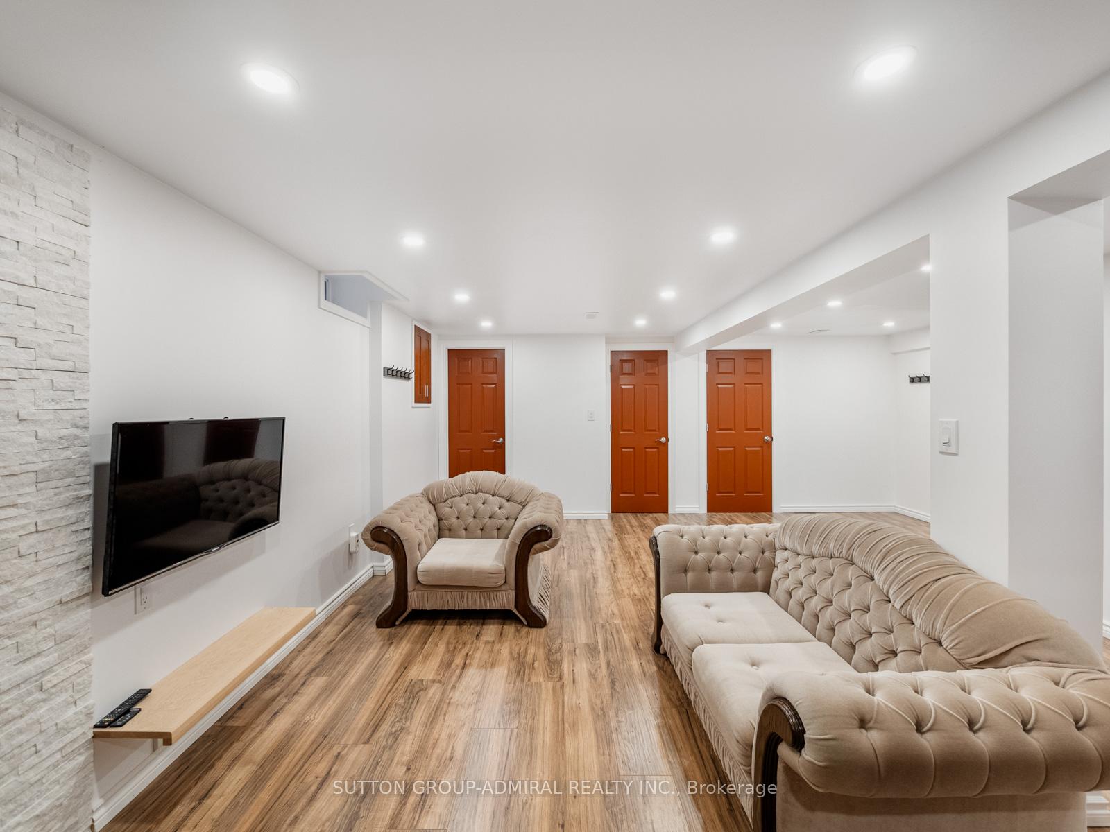 Photo 38 of 7 San Marko Place, Vaughan, East Woodbridge — HOMEH