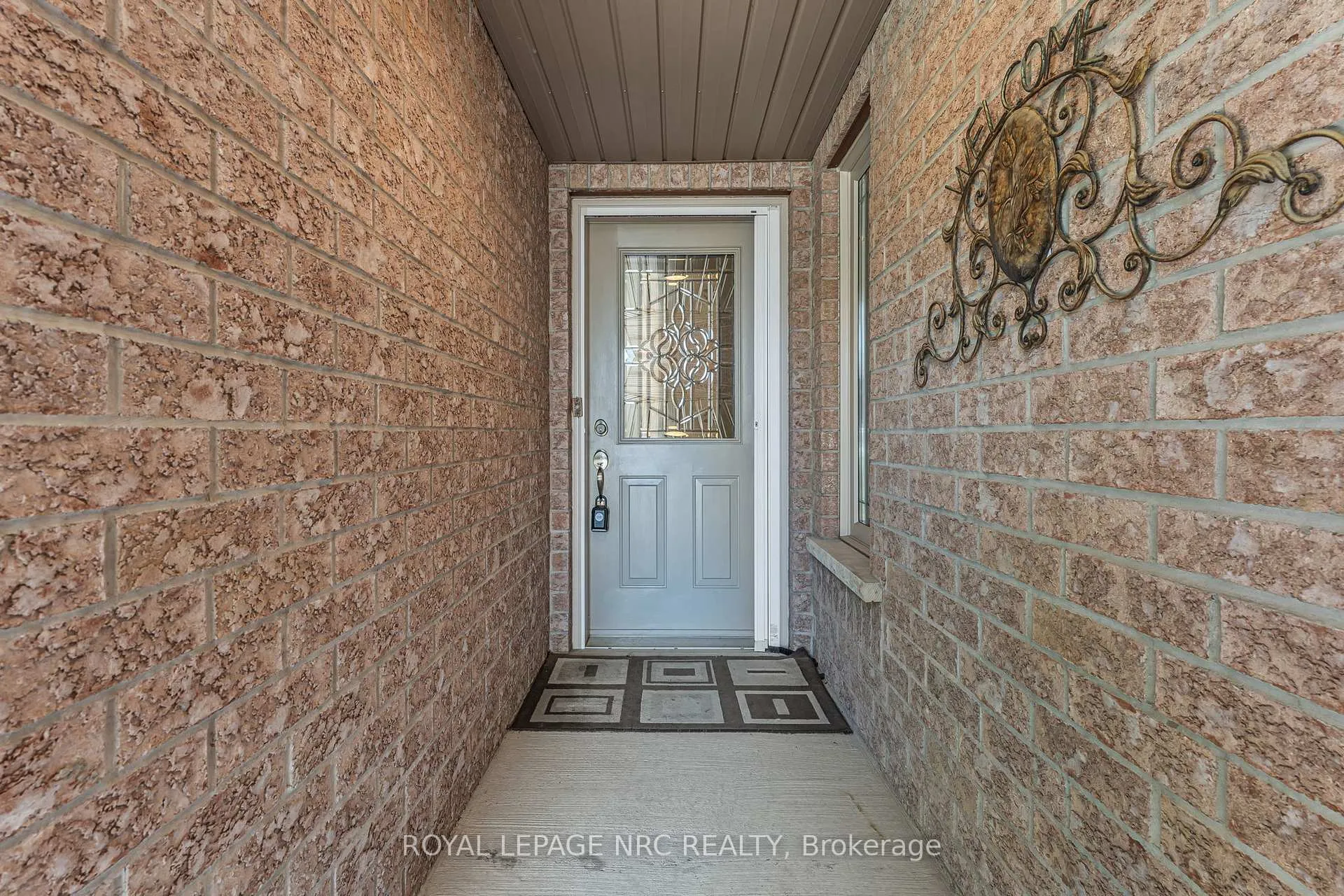 Photo 4 of 48 Bridgewater Court, Welland, N. Welland — HOMEH