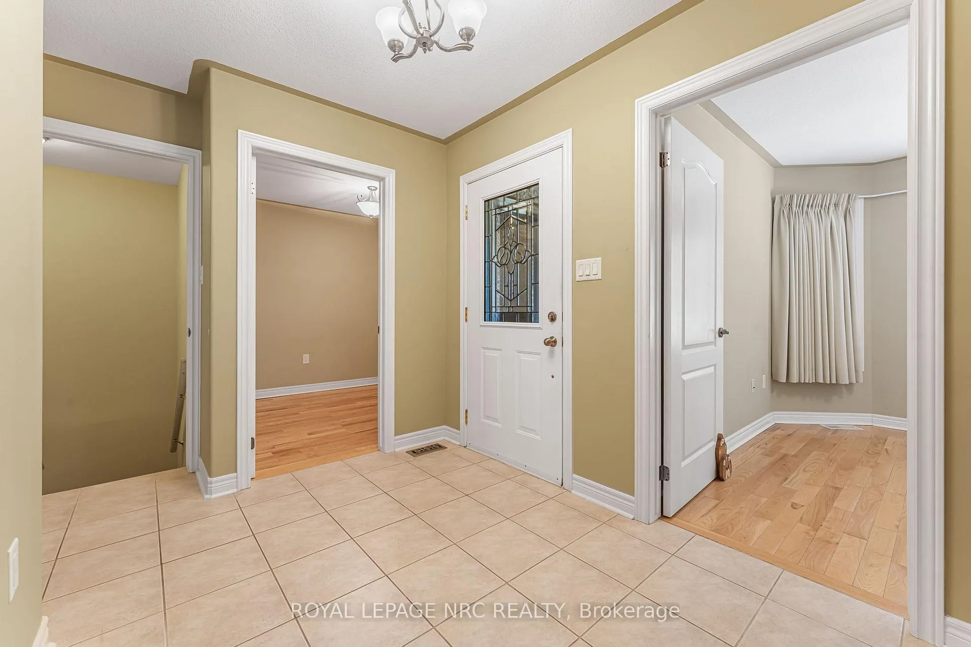 Photo 6 of 48 Bridgewater Court, Welland, N. Welland — HOMEH