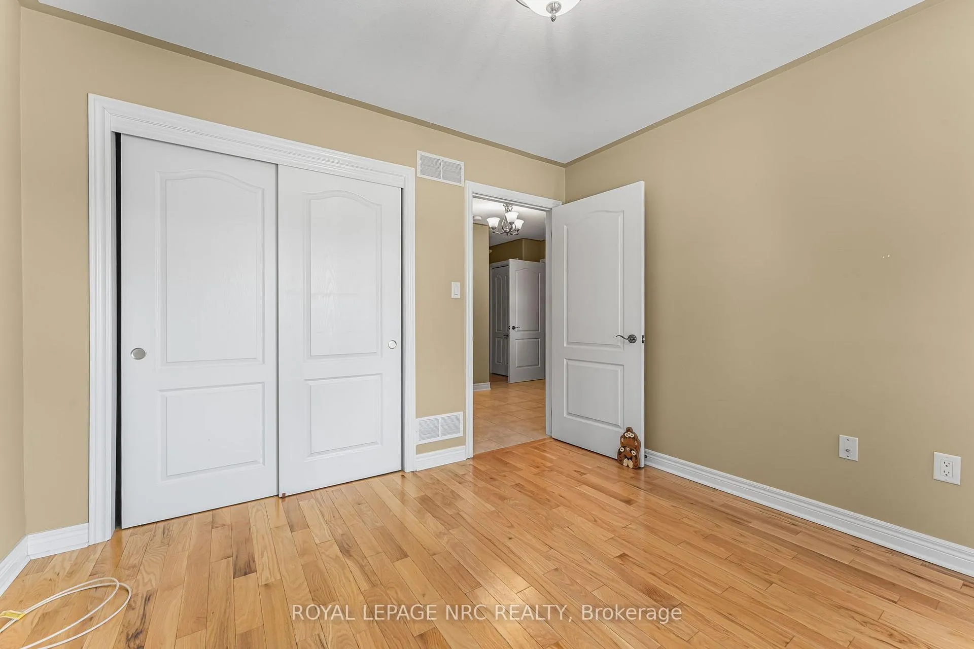 Photo 14 of 48 Bridgewater Court, Welland, N. Welland — HOMEH