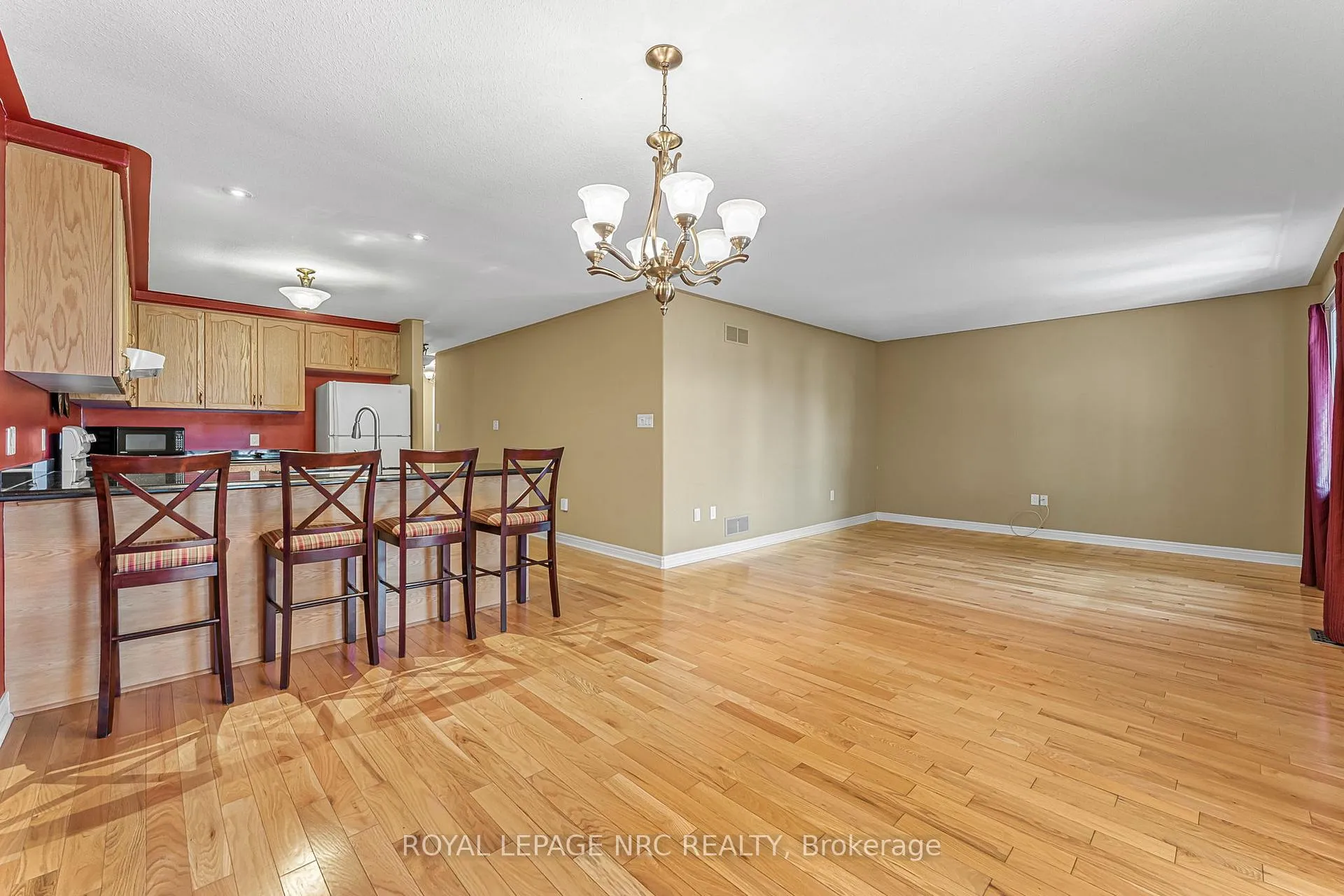 Photo 20 of 48 Bridgewater Court, Welland, N. Welland — HOMEH