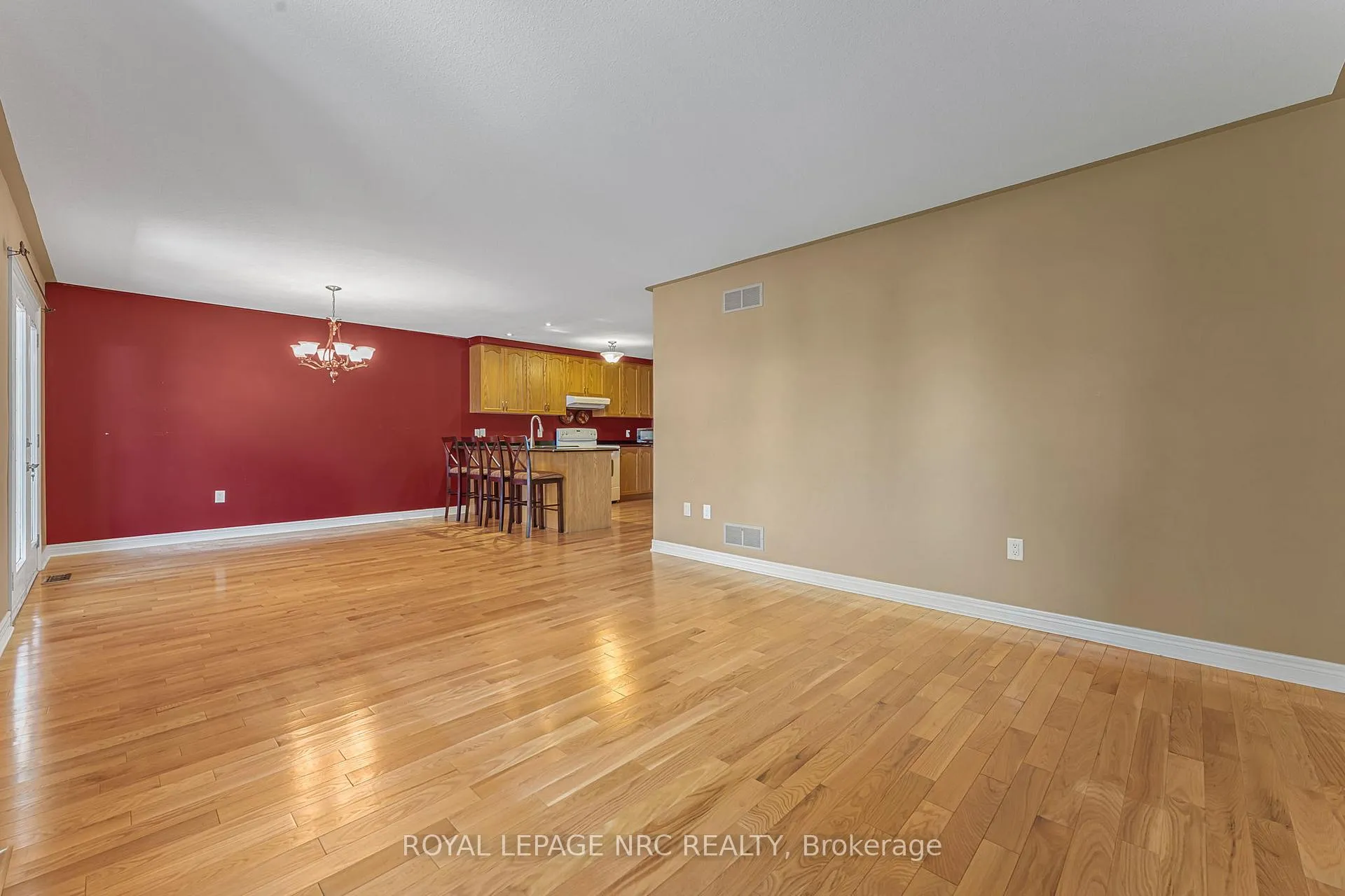 Photo 23 of 48 Bridgewater Court, Welland, N. Welland — HOMEH