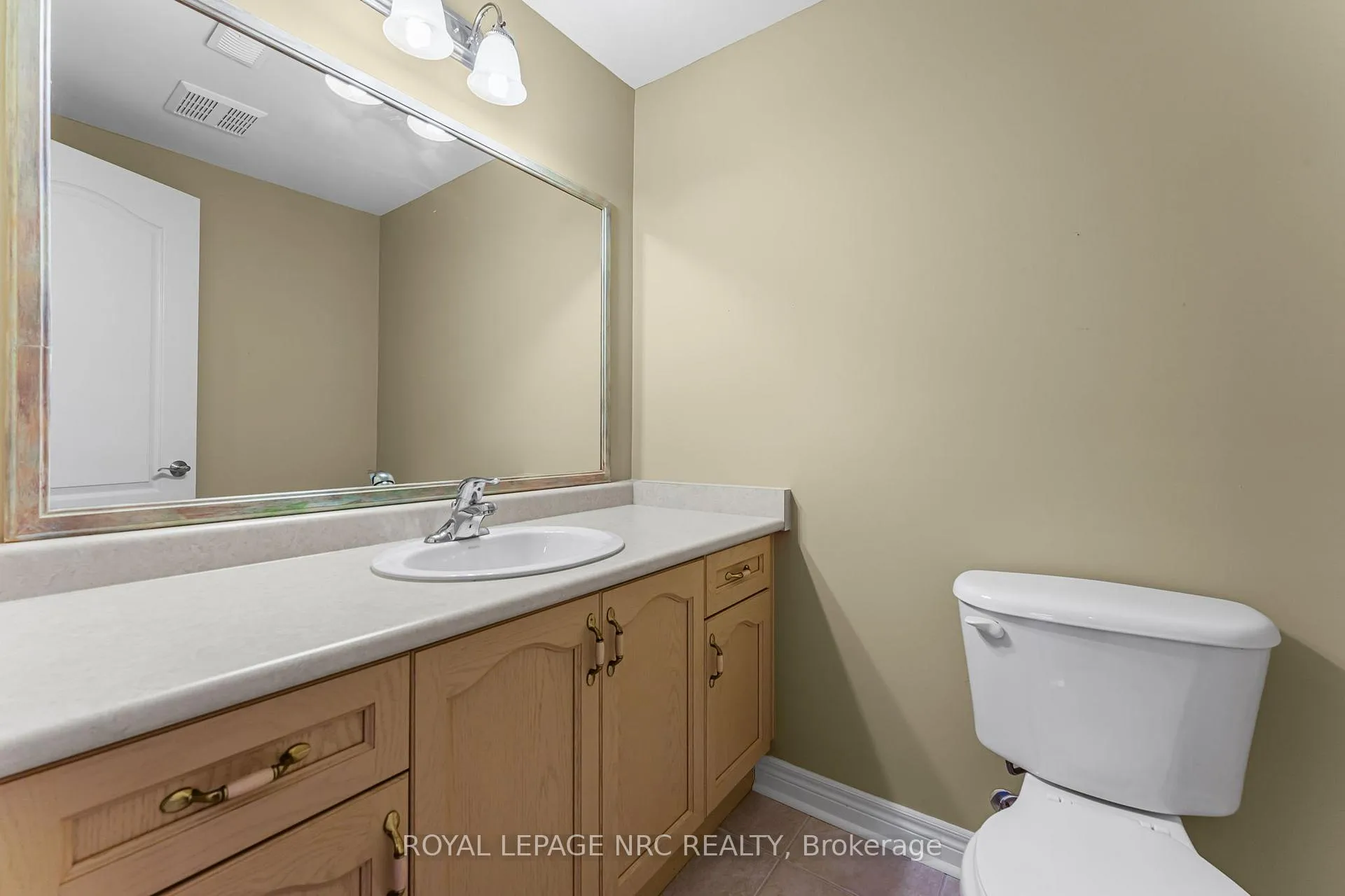 Photo 25 of 48 Bridgewater Court, Welland, N. Welland — HOMEH