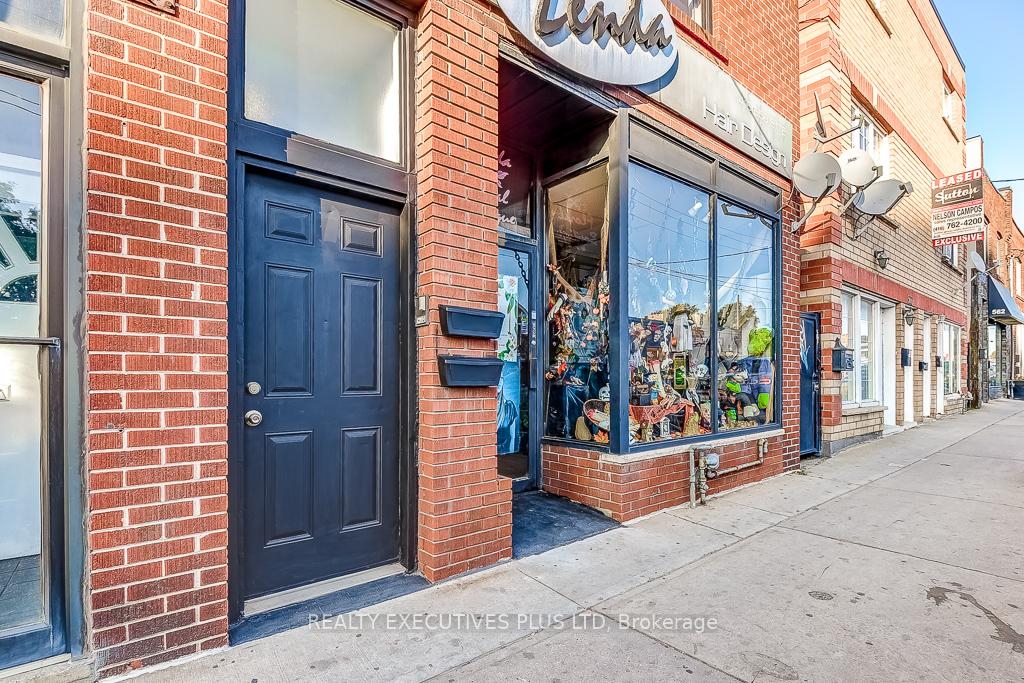 Photo 3 of 568 Rogers Road, Toronto, Keelesdale-Eglinton West — HOMEH