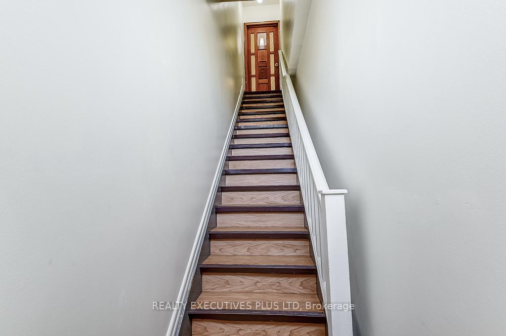 Photo 5 of 568 Rogers Road, Toronto, Keelesdale-Eglinton West — HOMEH