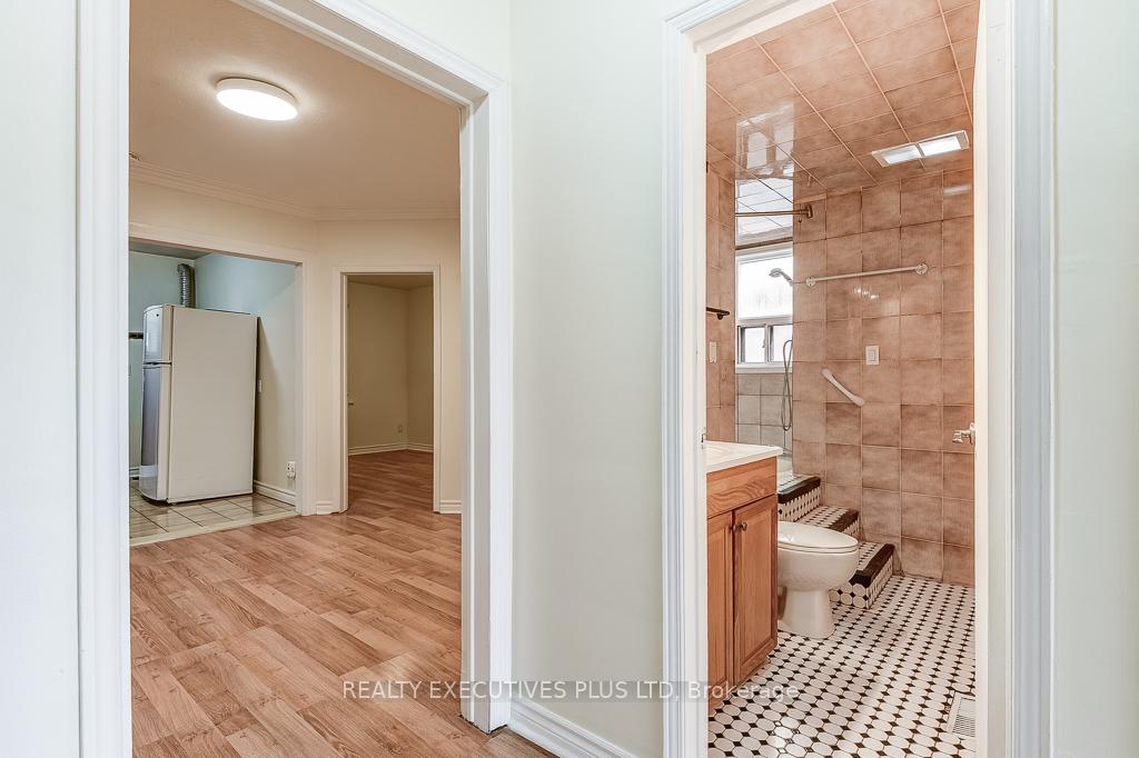 Photo 8 of 568 Rogers Road, Toronto, Keelesdale-Eglinton West — HOMEH