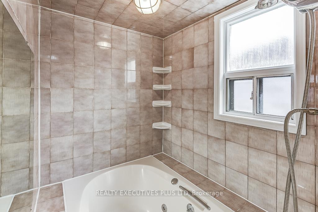 Photo 10 of 568 Rogers Road, Toronto, Keelesdale-Eglinton West — HOMEH