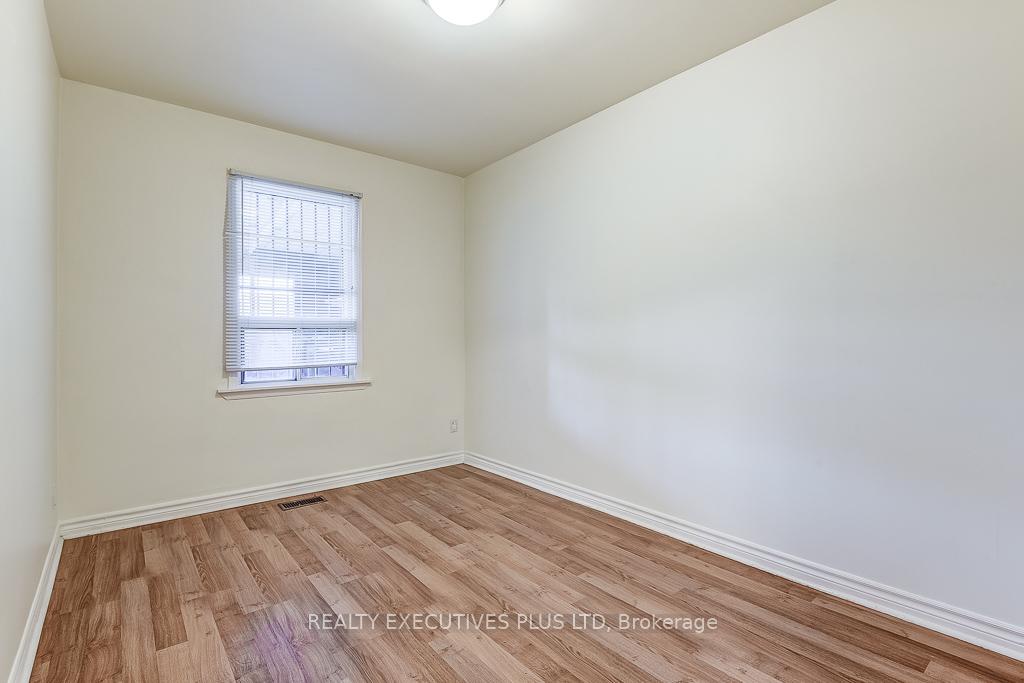 Photo 12 of 568 Rogers Road, Toronto, Keelesdale-Eglinton West — HOMEH