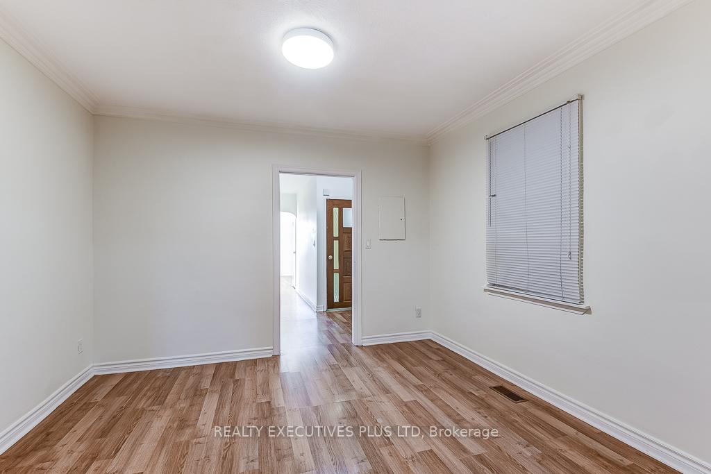 Photo 16 of 568 Rogers Road, Toronto, Keelesdale-Eglinton West — HOMEH