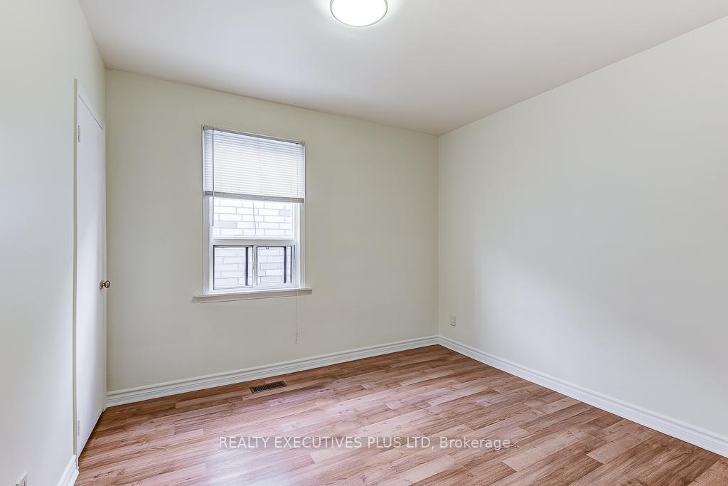 Photo 17 of 568 Rogers Road, Toronto, Keelesdale-Eglinton West — HOMEH