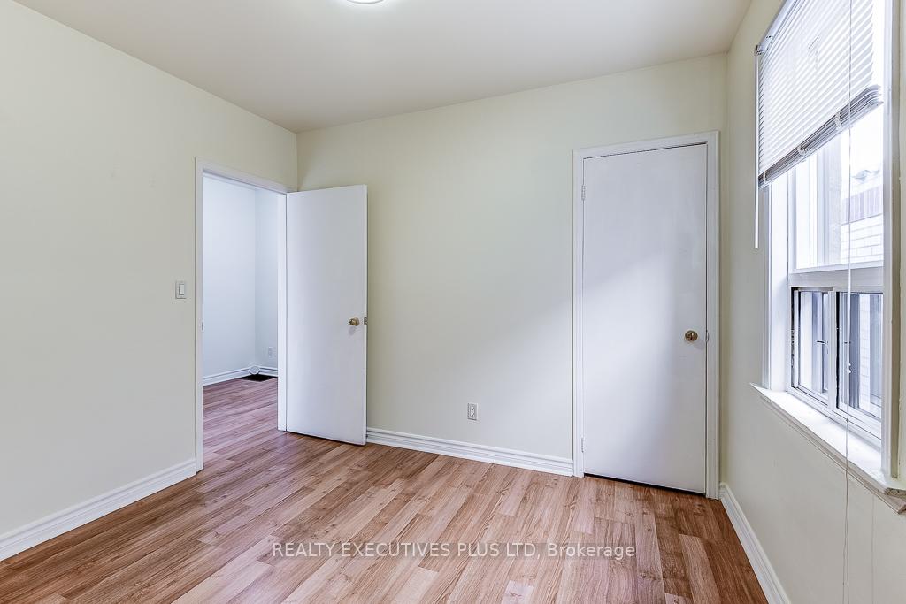 Photo 18 of 568 Rogers Road, Toronto, Keelesdale-Eglinton West — HOMEH