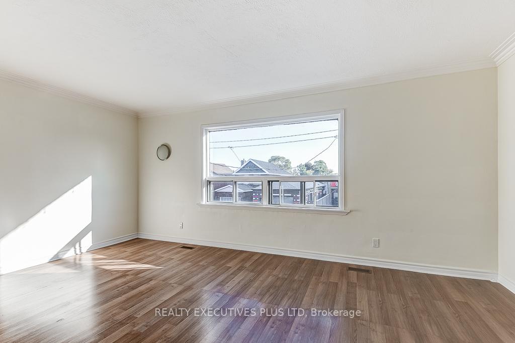 Photo 19 of 568 Rogers Road, Toronto, Keelesdale-Eglinton West — HOMEH