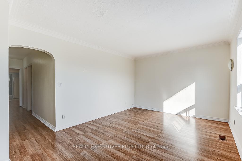 Photo 20 of 568 Rogers Road, Toronto, Keelesdale-Eglinton West — HOMEH
