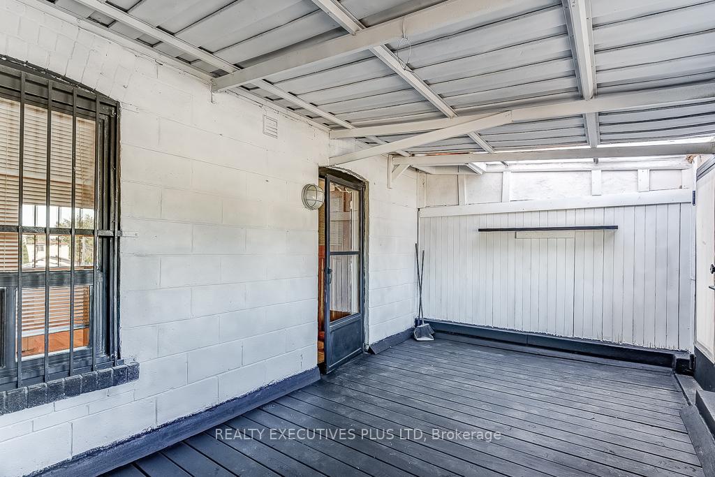 Photo 22 of 568 Rogers Road, Toronto, Keelesdale-Eglinton West — HOMEH