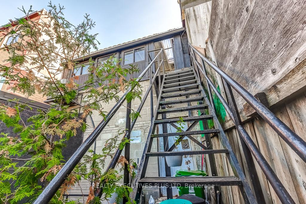 Photo 25 of 568 Rogers Road, Toronto, Keelesdale-Eglinton West — HOMEH