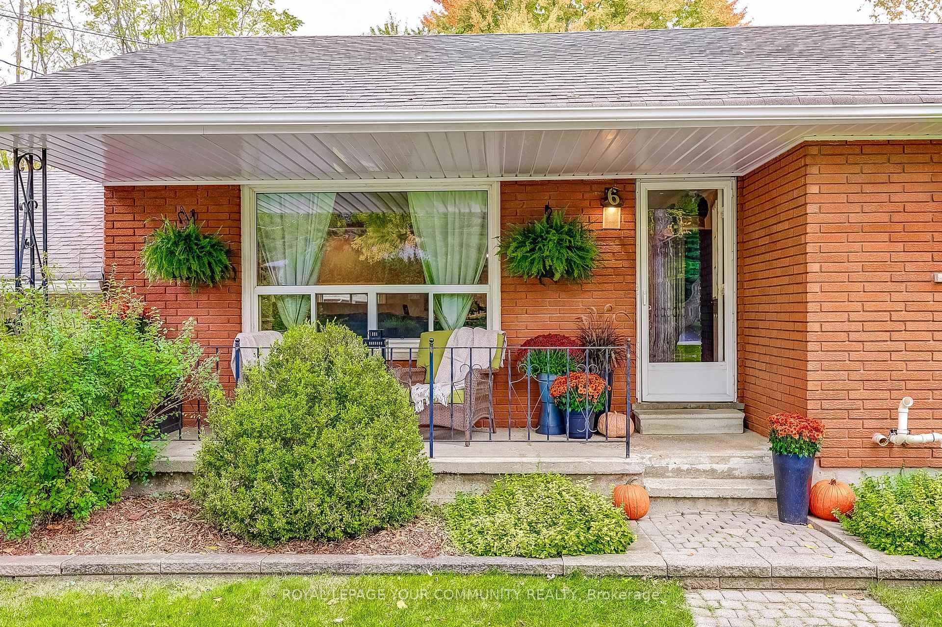 Photo 3 of 6 North Street, Uxbridge — HOMEH