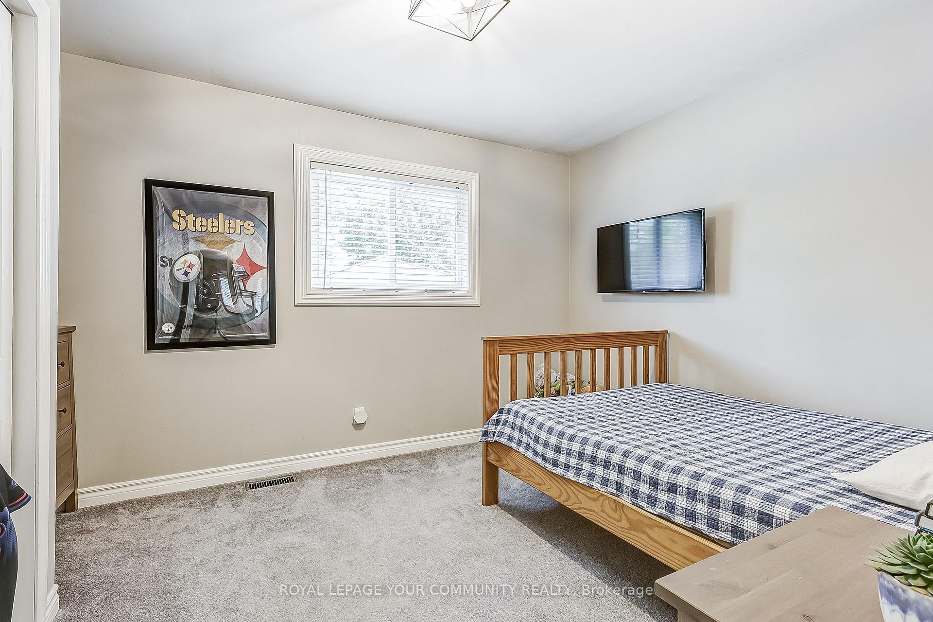 Photo 14 of 6 North Street, Uxbridge — HOMEH