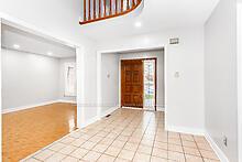 Photo 5 of 37 Cabinet Crescent, Vaughan, West Woodbridge — HOMEH