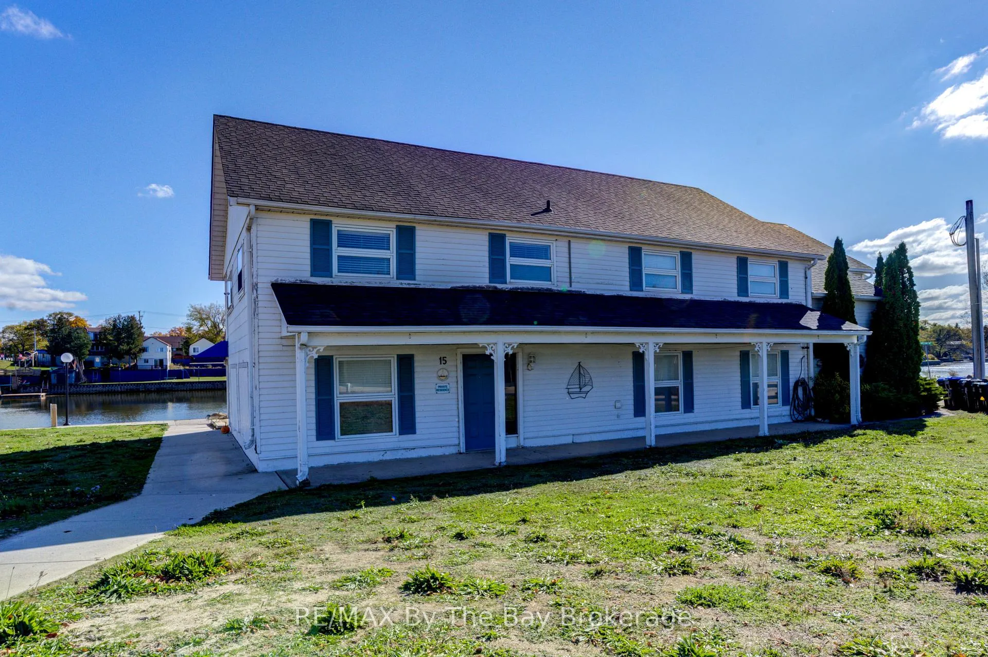 Photo 4 of 15 Willow Street, Wasaga Beach — HOMEH
