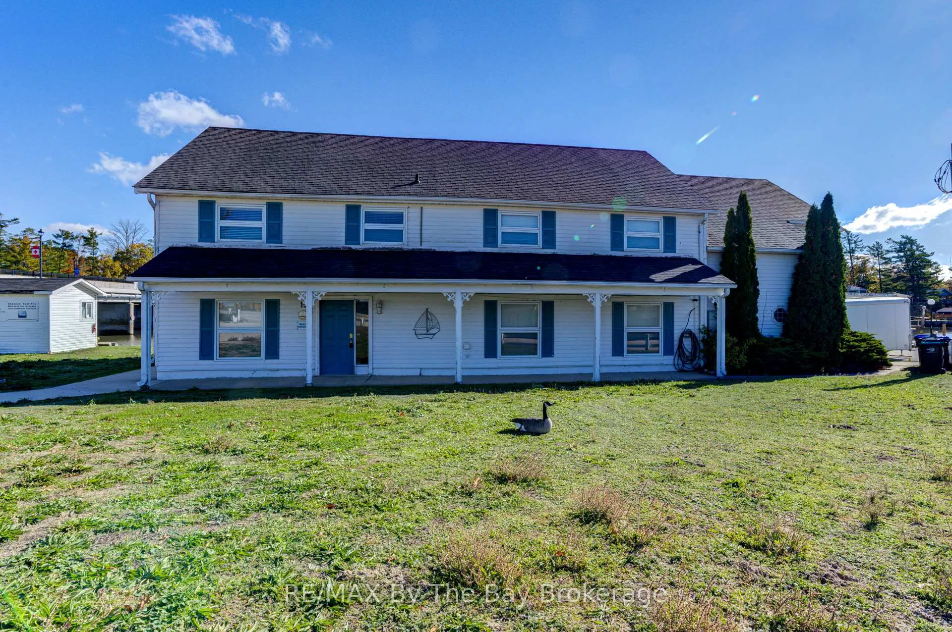 Photo 5 of 15 Willow Street, Wasaga Beach — HOMEH