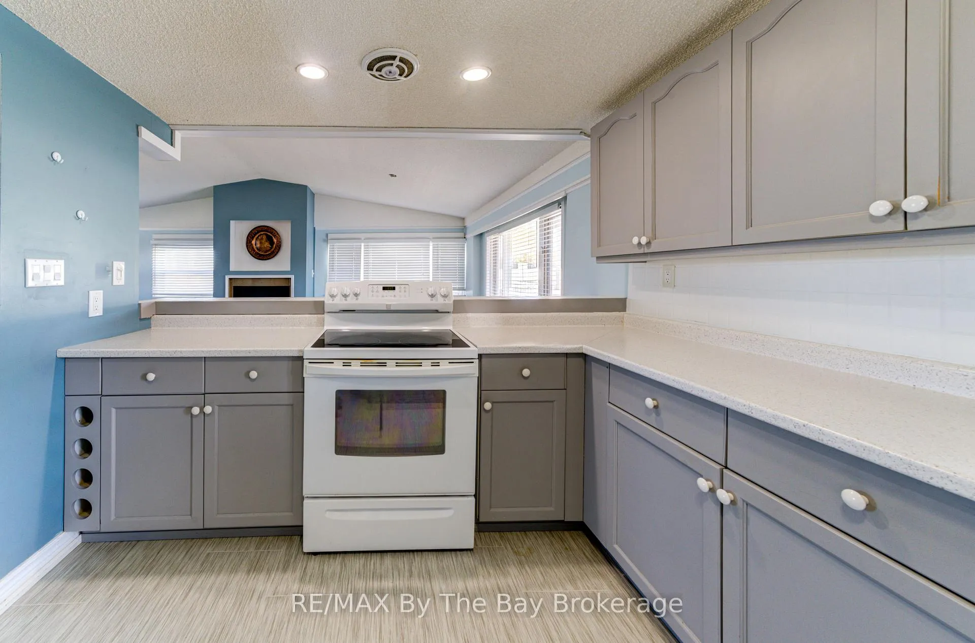 Photo 15 of 15 Willow Street, Wasaga Beach — HOMEH