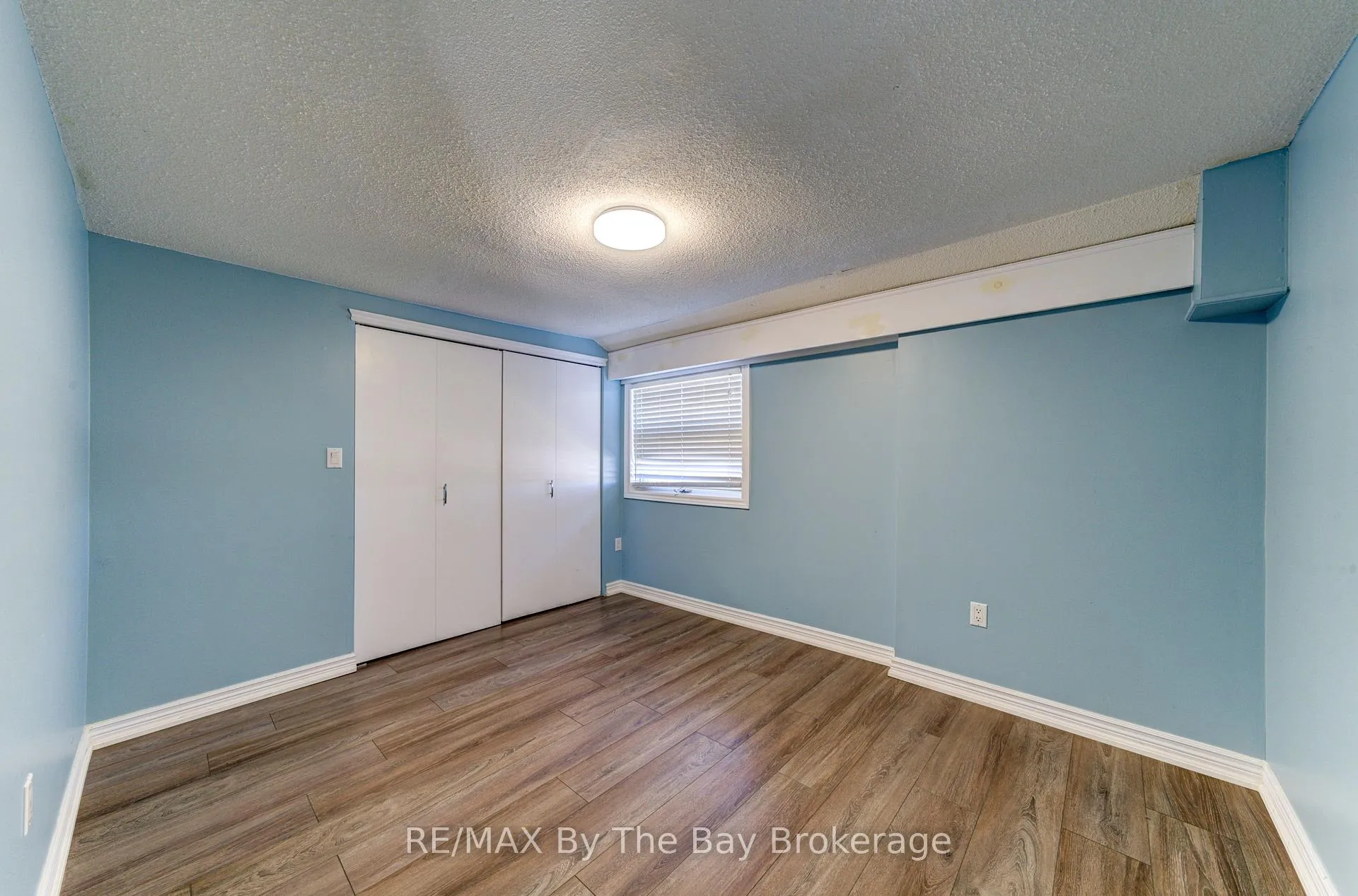 Photo 16 of 15 Willow Street, Wasaga Beach — HOMEH