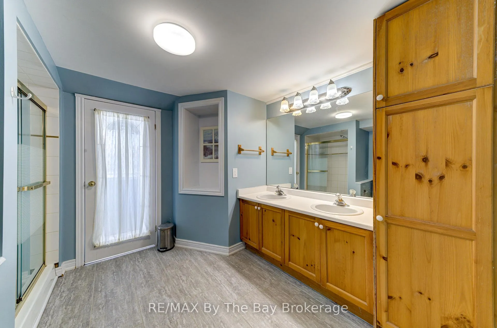 Photo 17 of 15 Willow Street, Wasaga Beach — HOMEH