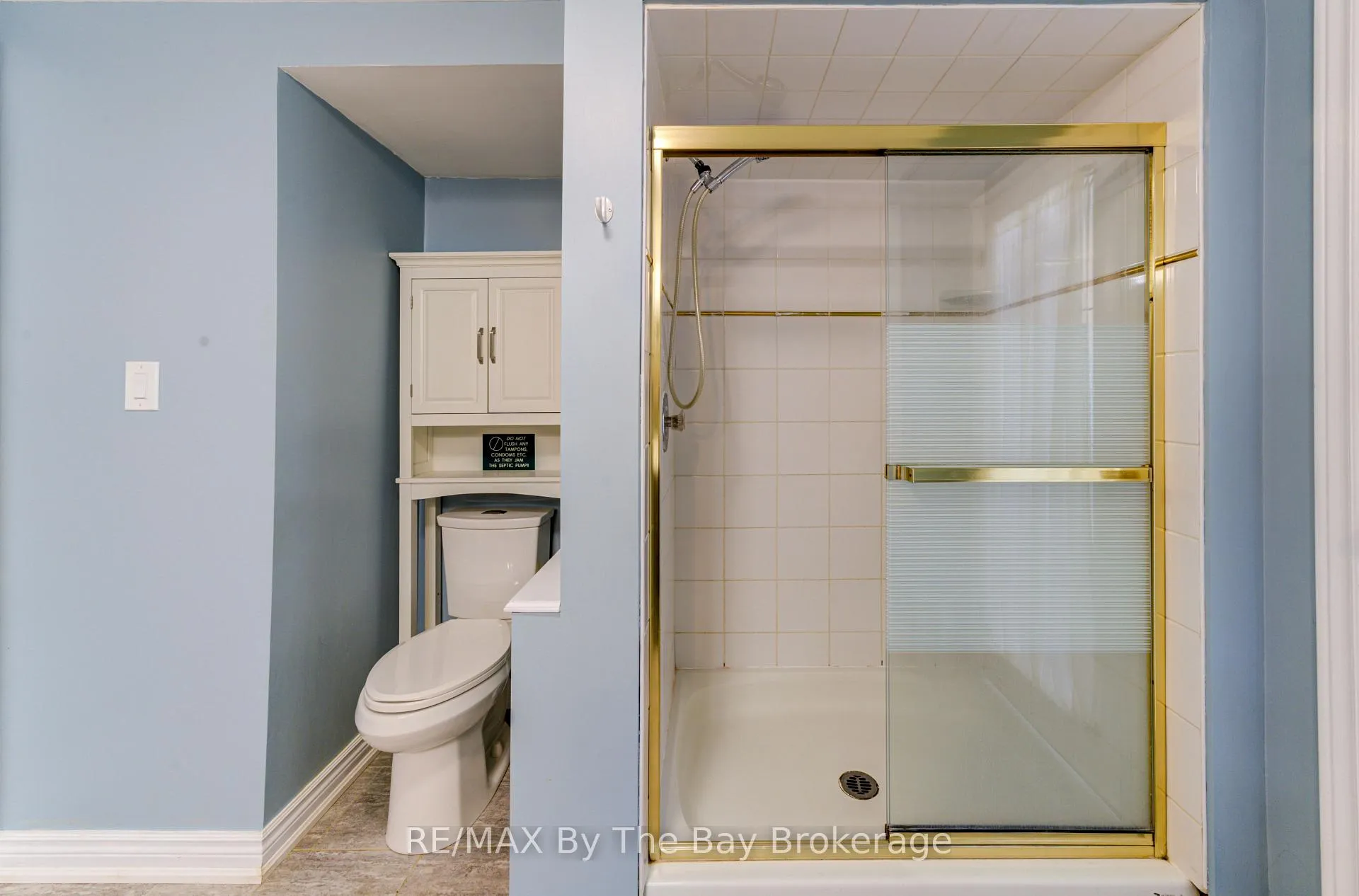 Photo 19 of 15 Willow Street, Wasaga Beach — HOMEH