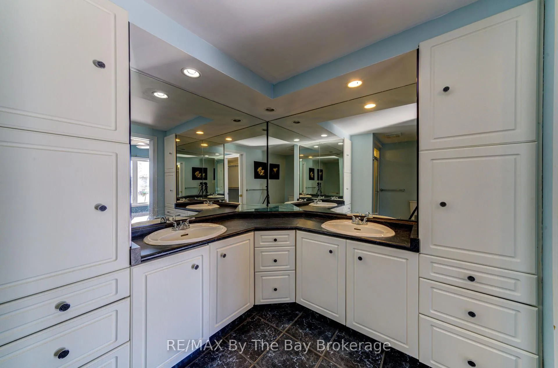 Photo 25 of 15 Willow Street, Wasaga Beach — HOMEH