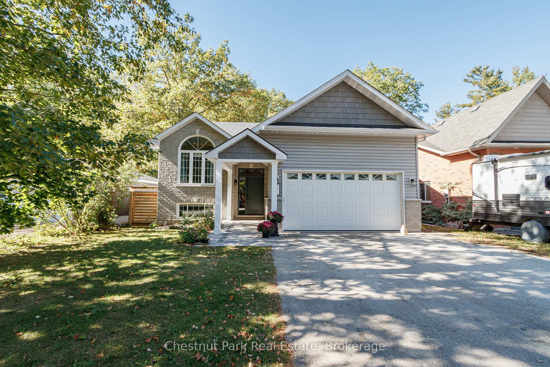 Photo 3 of 176 Melrose Avenue, Wasaga Beach — HOMEH