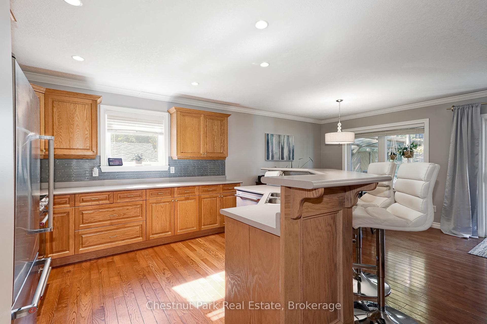 Photo 6 of 176 Melrose Avenue, Wasaga Beach — HOMEH