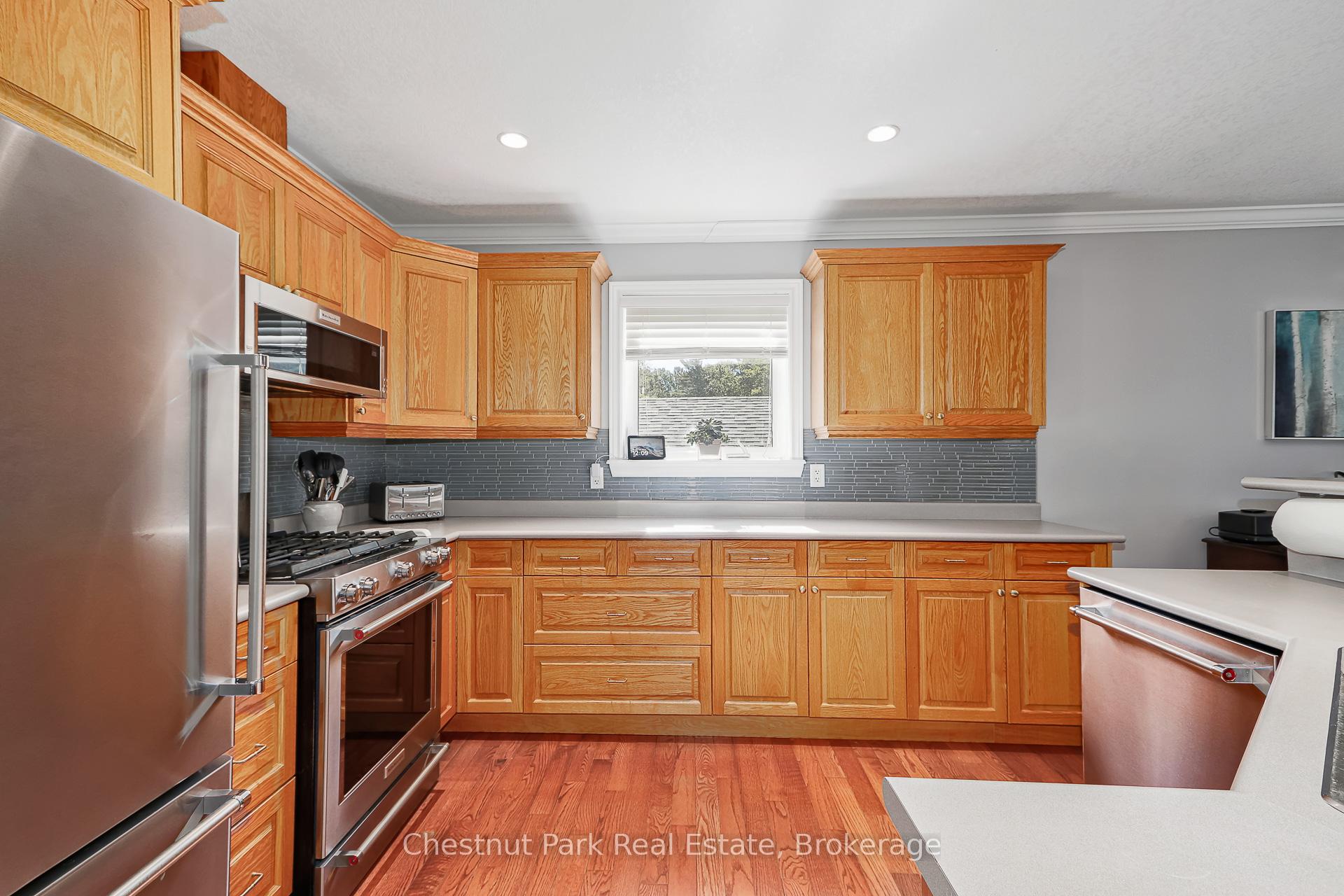Photo 16 of 176 Melrose Avenue, Wasaga Beach — HOMEH